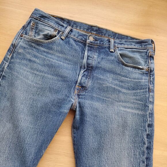 Men's Levi's 501 Distressed Blue Jeans - Picture 3 of 8